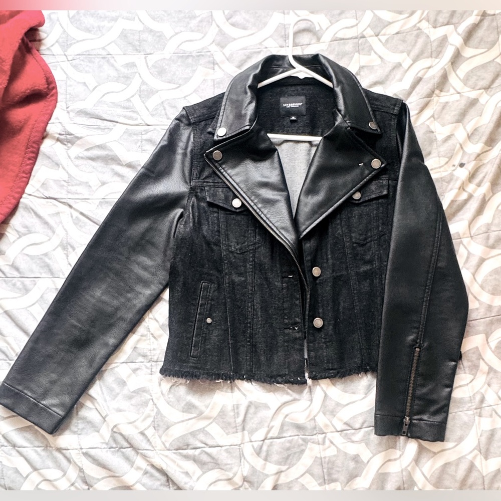Women's Black Leather Jacket
New never wear